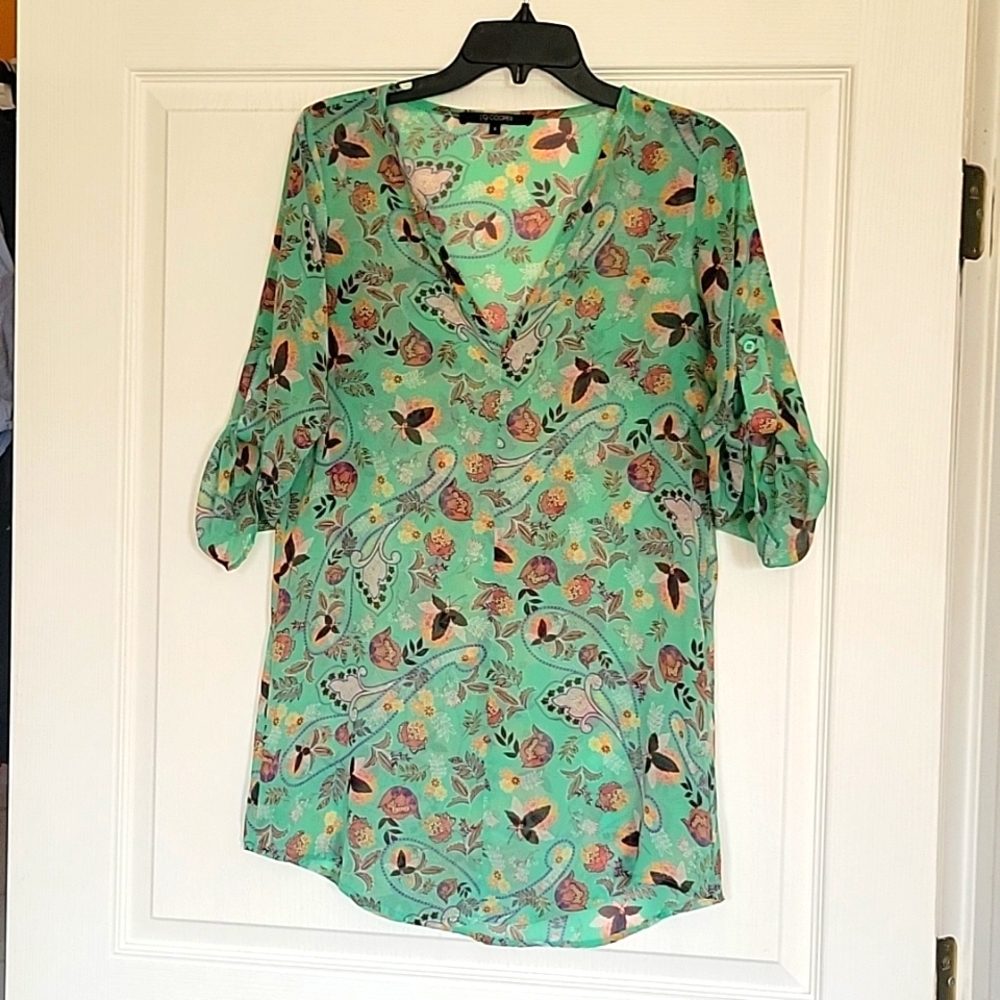 COPY - Short sleeve sheer tunic size small by 19 Cooper